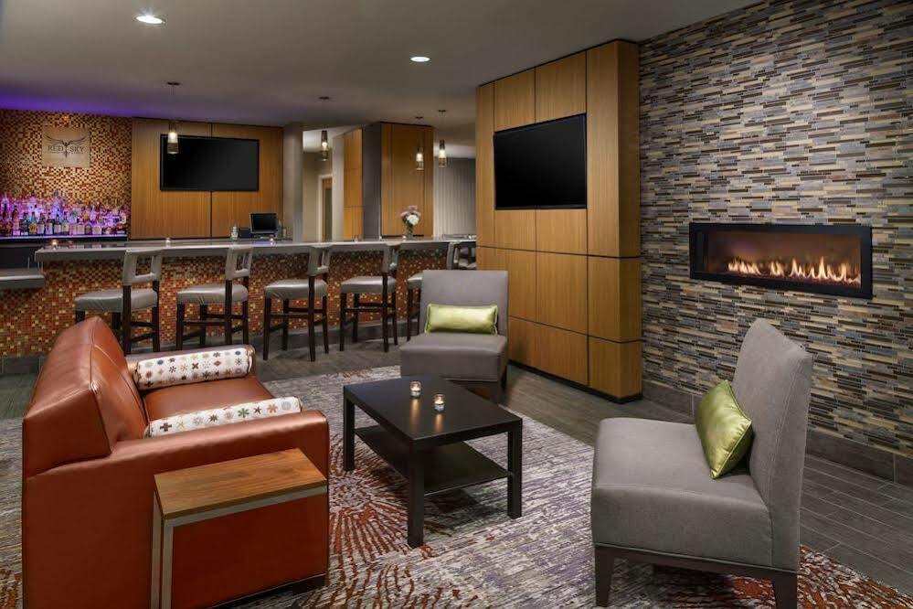 Holiday Inn Charlotte University By Ihg Exterior foto