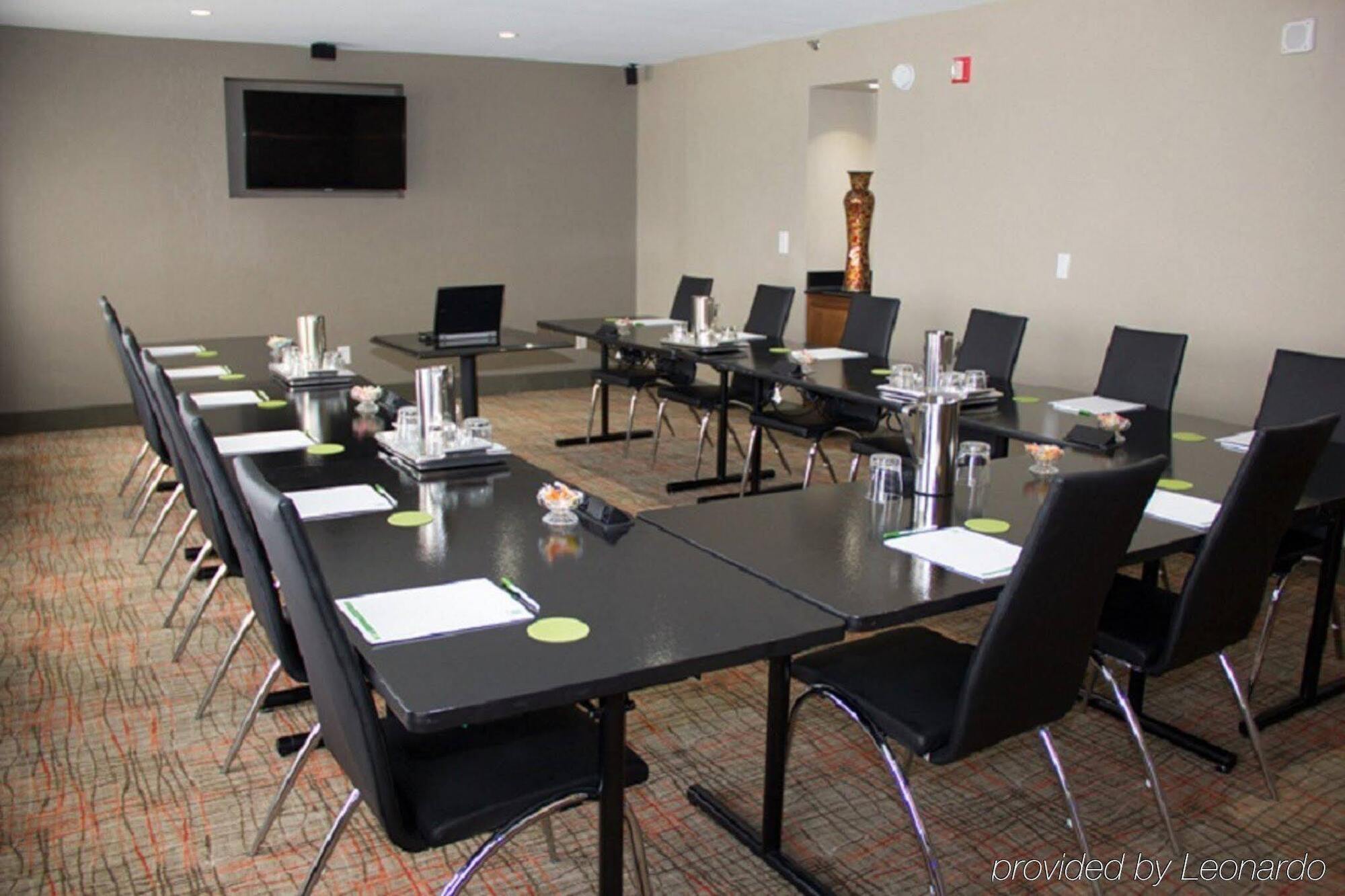 Holiday Inn Charlotte University By Ihg Exterior foto